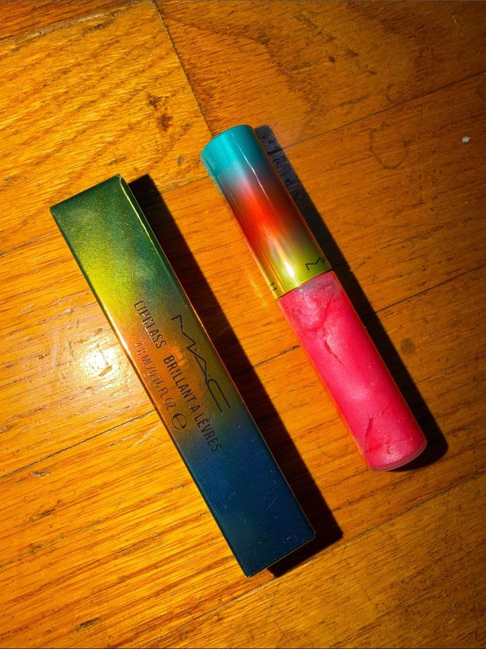 MAC Cosmetics Hot Pink Lipglass Domestic Diva *UNUSED*